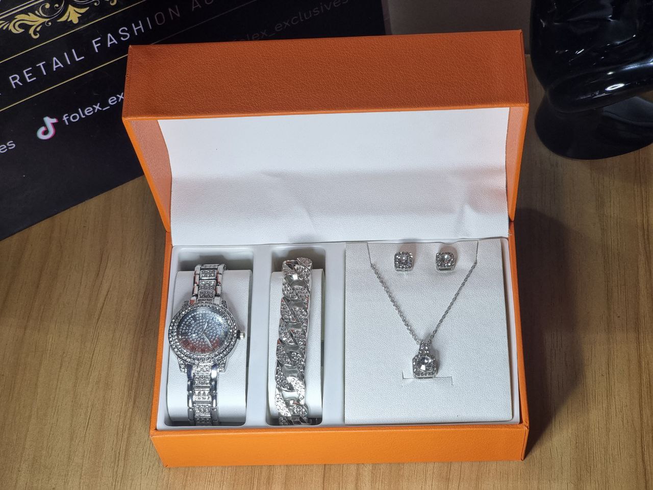 Luxury Women Silver Wristwatch Earrings Set