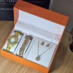 Luxury Women Gold Wristwatch Earrings Set